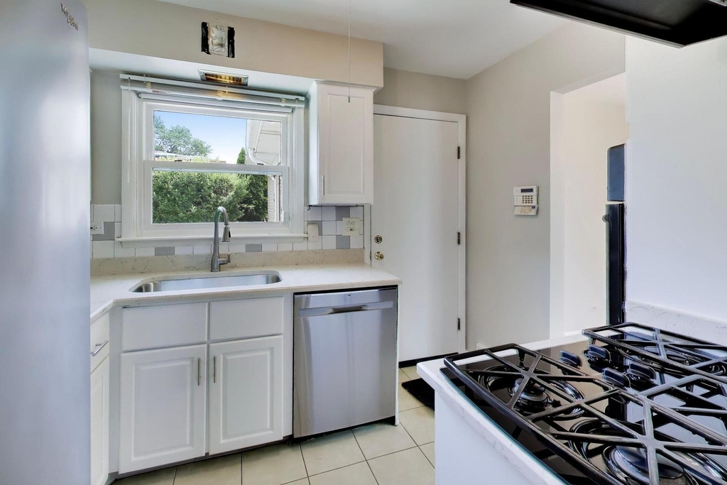7630 Beckwith Road - Photo 11