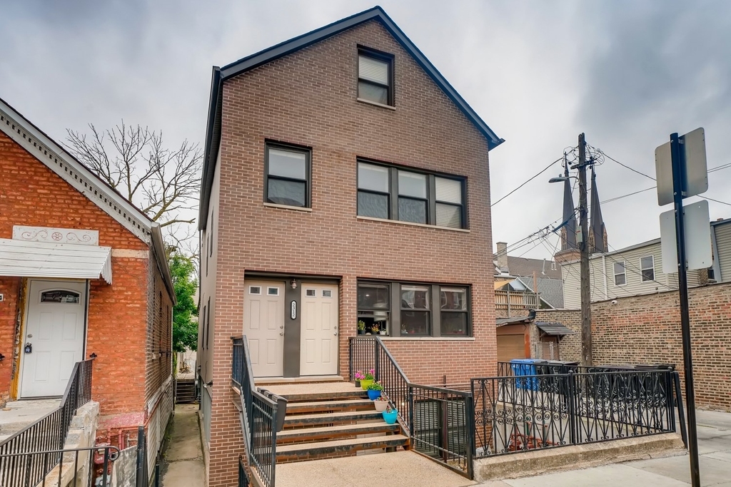 2312 S Seeley Avenue - Photo 0