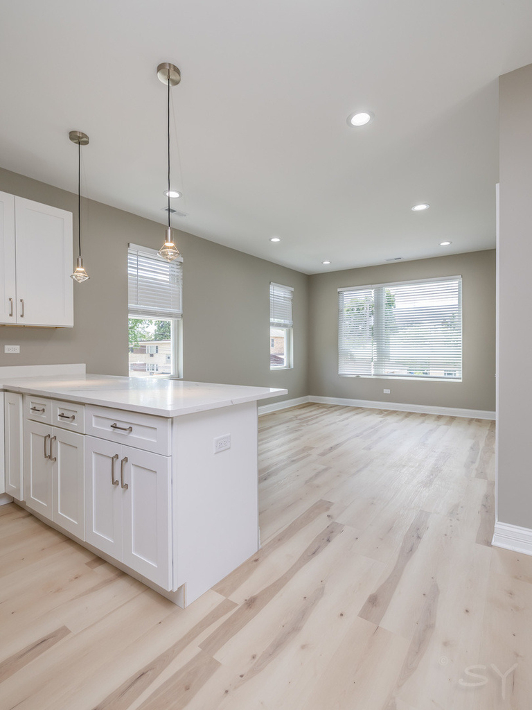 723 N Waller Avenue - Photo 4