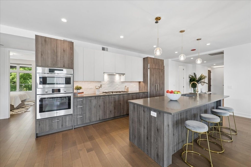 434 W Melrose Street - Photo 4