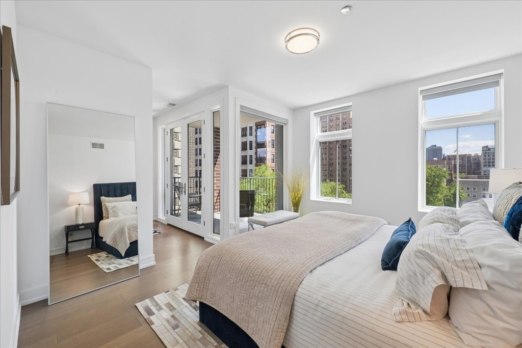 434 W Melrose Street - Photo 7