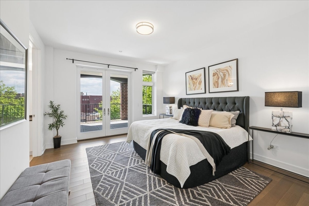 434 W Melrose Street - Photo 10