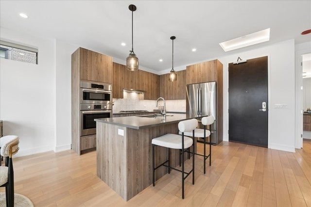 434 W Melrose Street - Photo 5