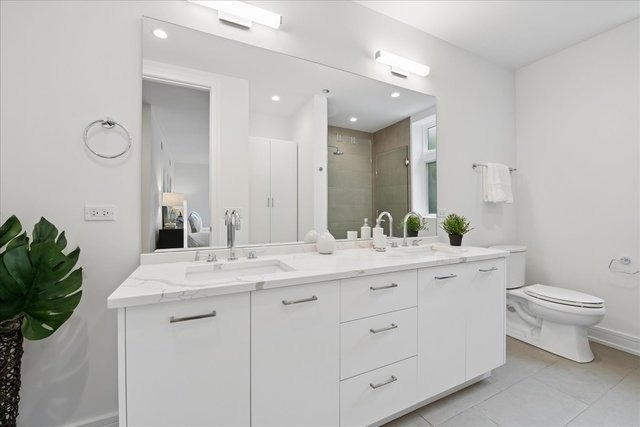 434 W Melrose Street - Photo 12