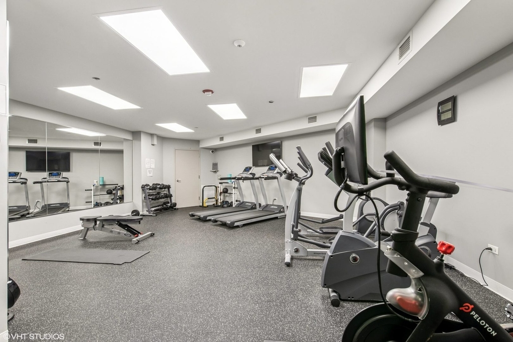 434 W Melrose Street - Photo 14