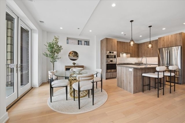 434 W Melrose Street - Photo 4