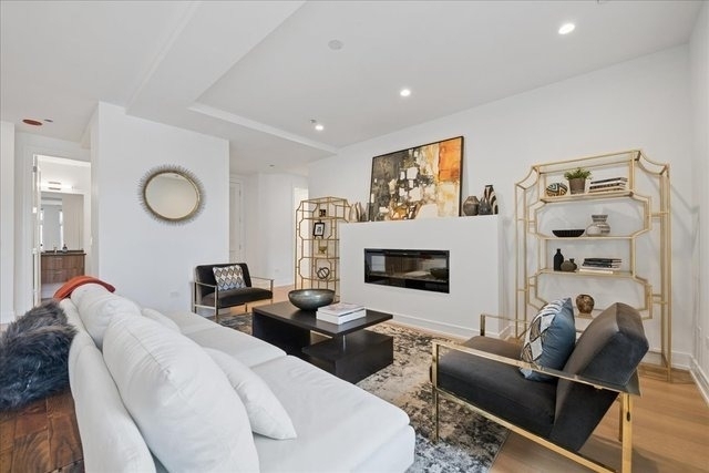 434 W Melrose Street - Photo 7