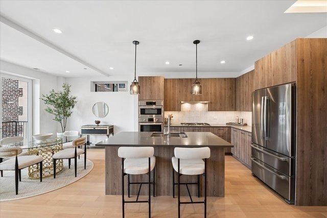 434 W Melrose Street - Photo 3
