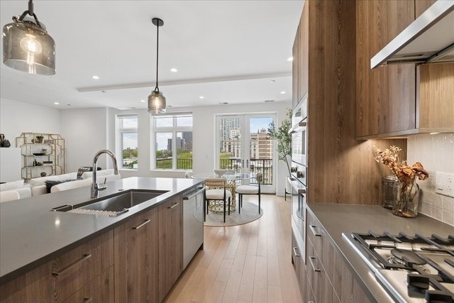 434 W Melrose Street - Photo 6