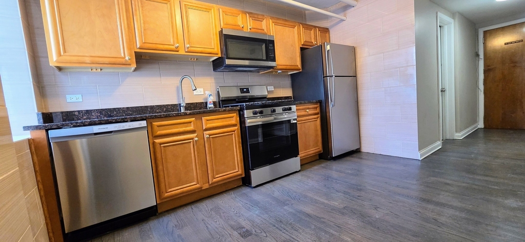 4764 N Virginia Avenue - Photo 1