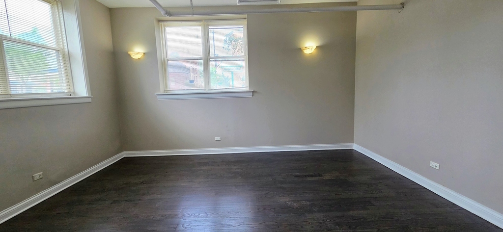 4764 N Virginia Avenue - Photo 4