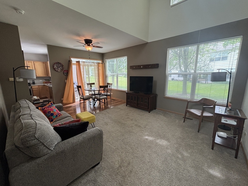 1523 Grand Drive - Photo 2