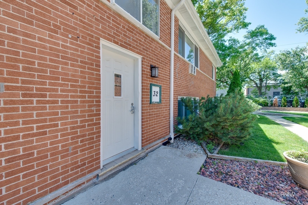 32 N Main Street - Photo 2