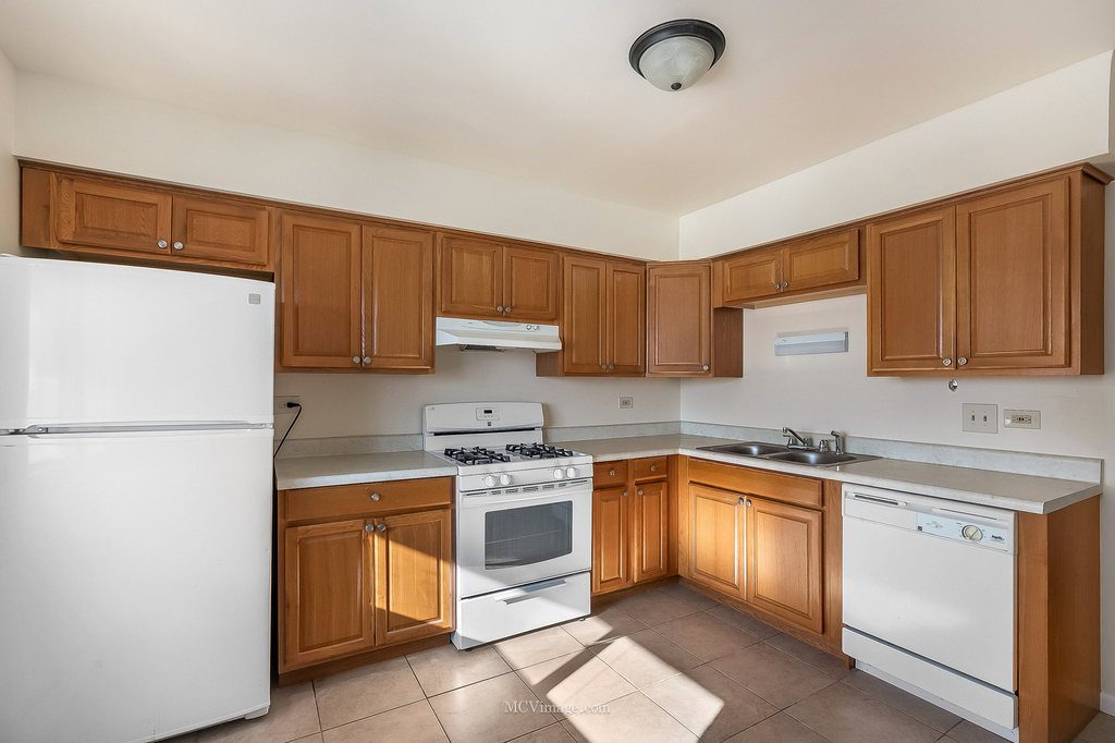 7731 Woodward Avenue - Photo 3