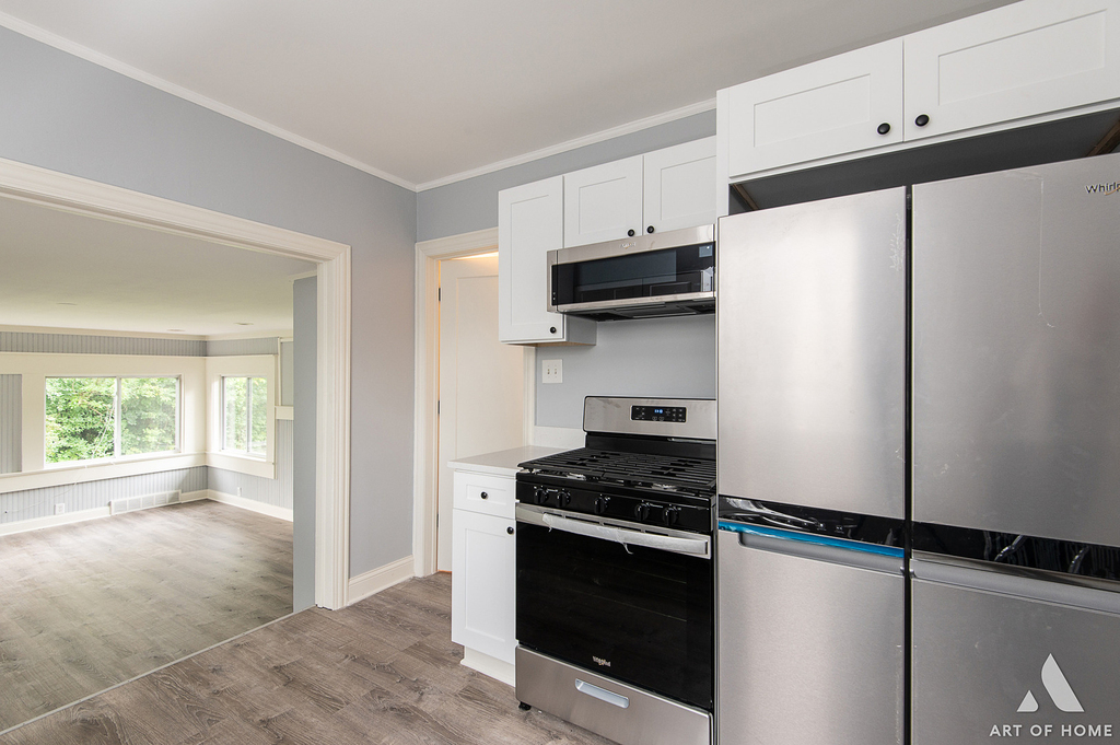 923 W Plainfield Road - Photo 3