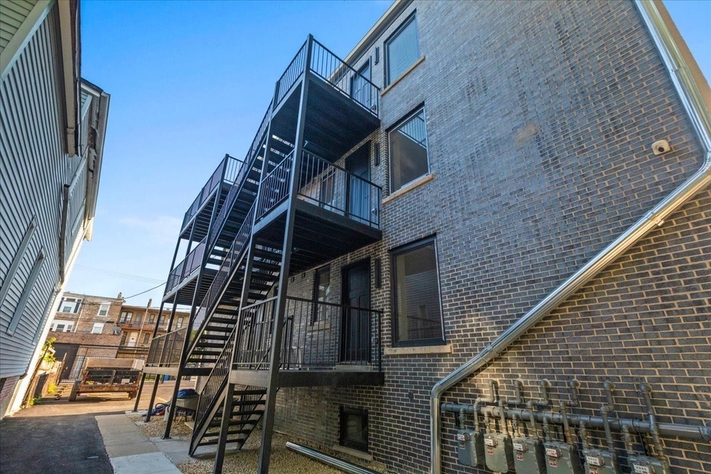 2023 N Drake Avenue - Photo 19