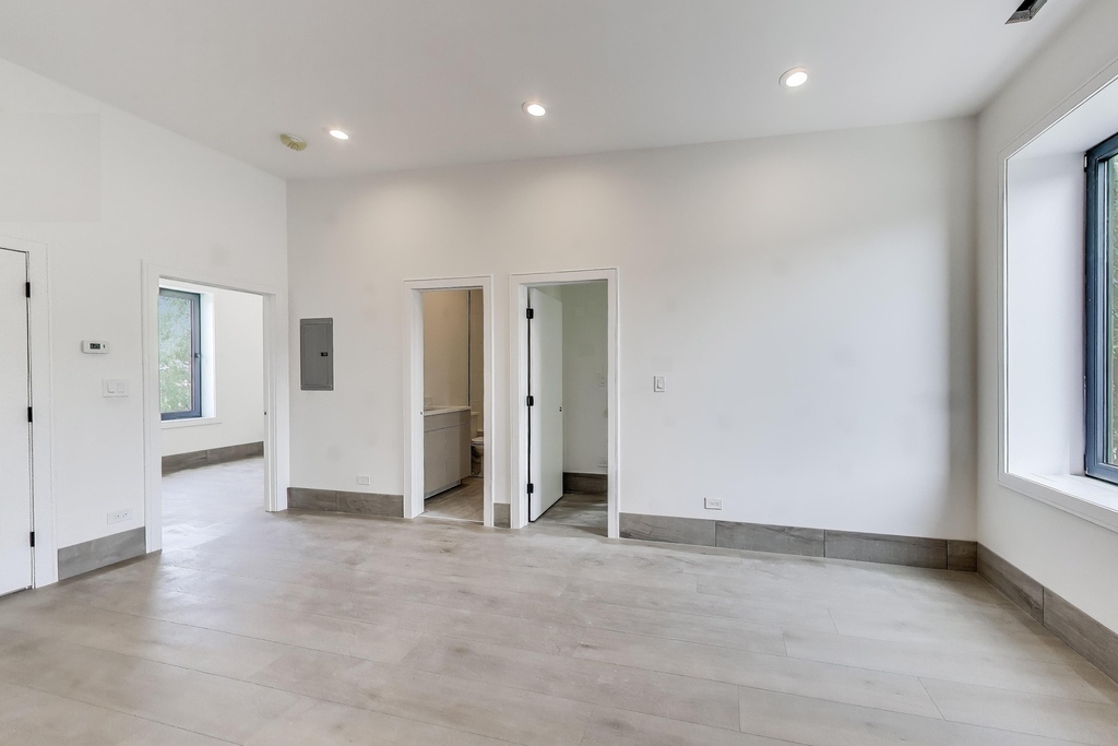 2023 N Drake Avenue - Photo 10