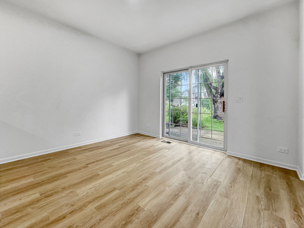 1089 Ellsworth Drive - Photo 4