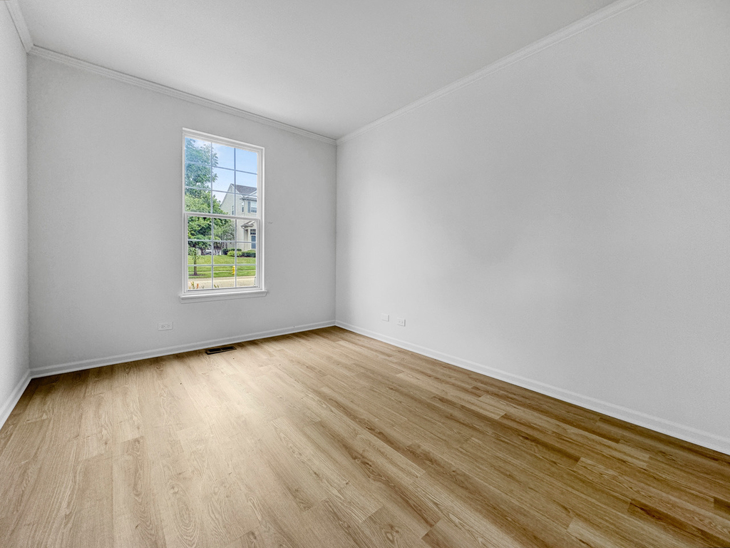 1089 Ellsworth Drive - Photo 10
