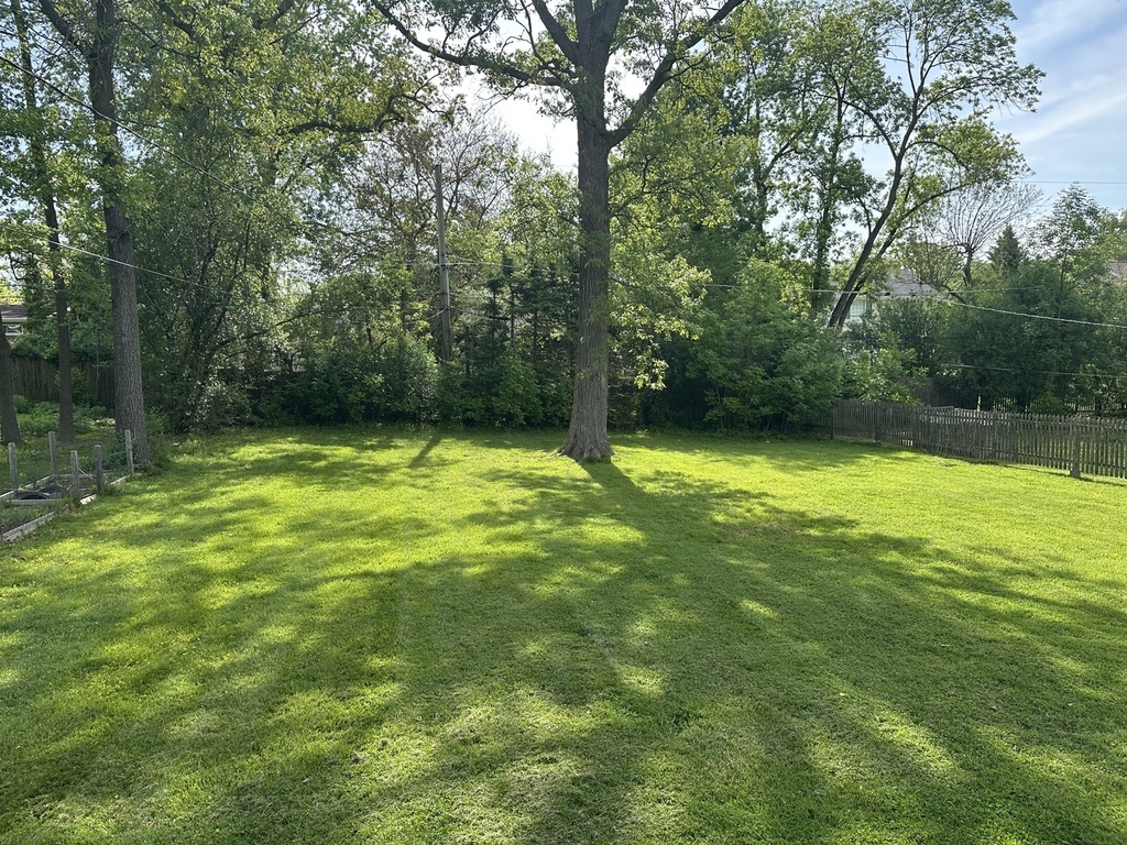 651 Lincoln Avenue - Photo 9