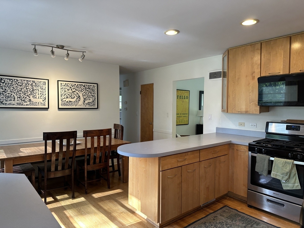 651 Lincoln Avenue - Photo 3
