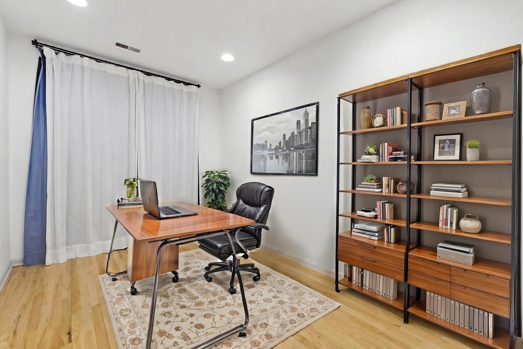 16 S Aberdeen Street - Photo 5