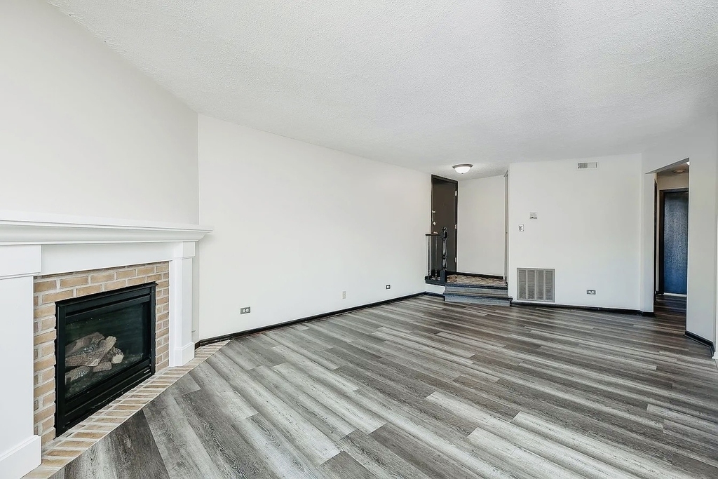 865 Sheldon Court - Photo 1