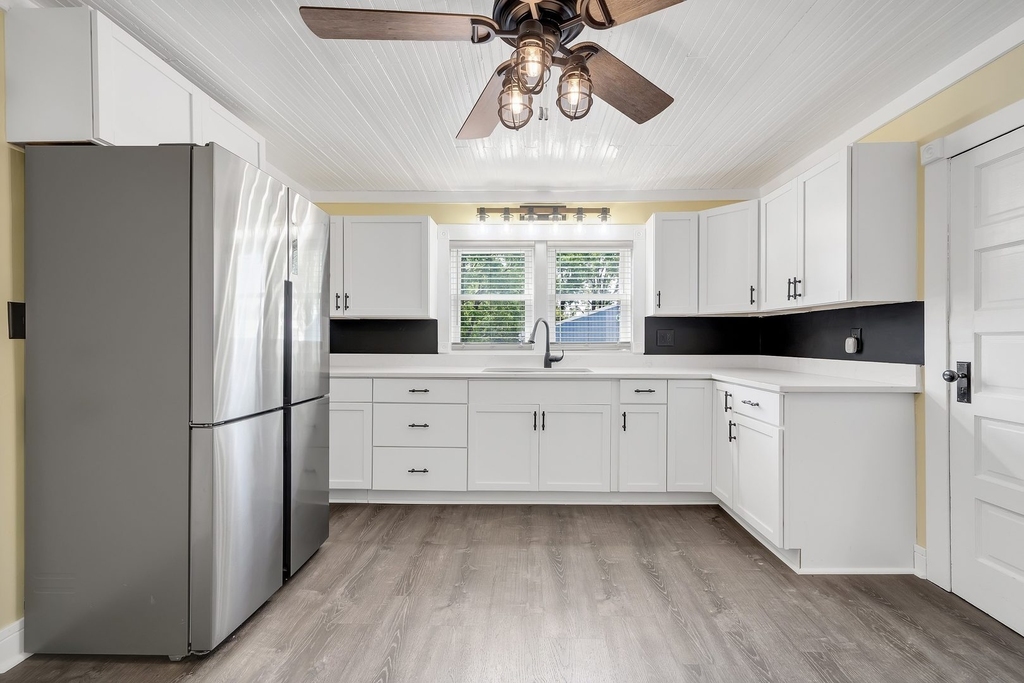 310 Godfrey Avenue - Photo 10