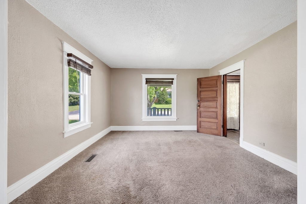 310 Godfrey Avenue - Photo 4