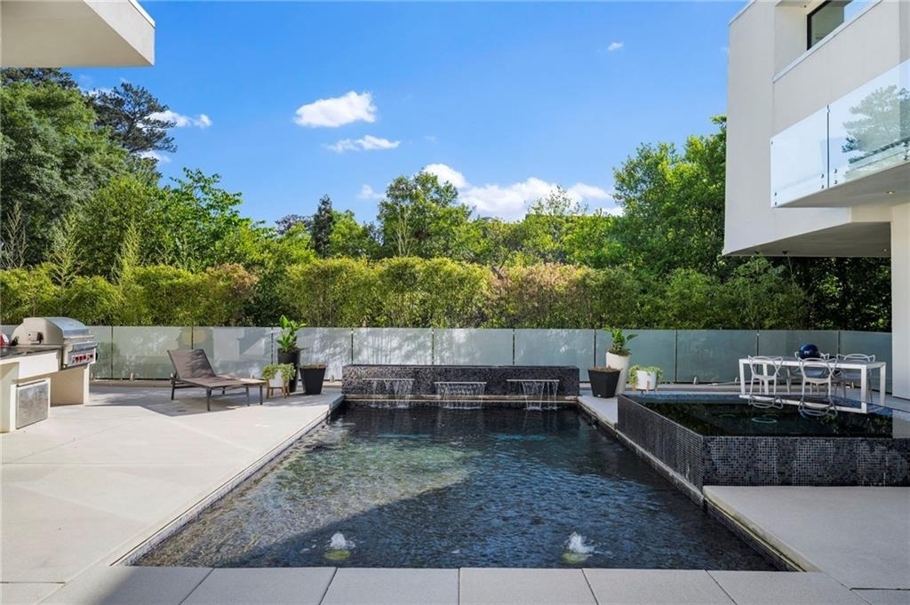937 Berkshire Road Ne - Photo 4