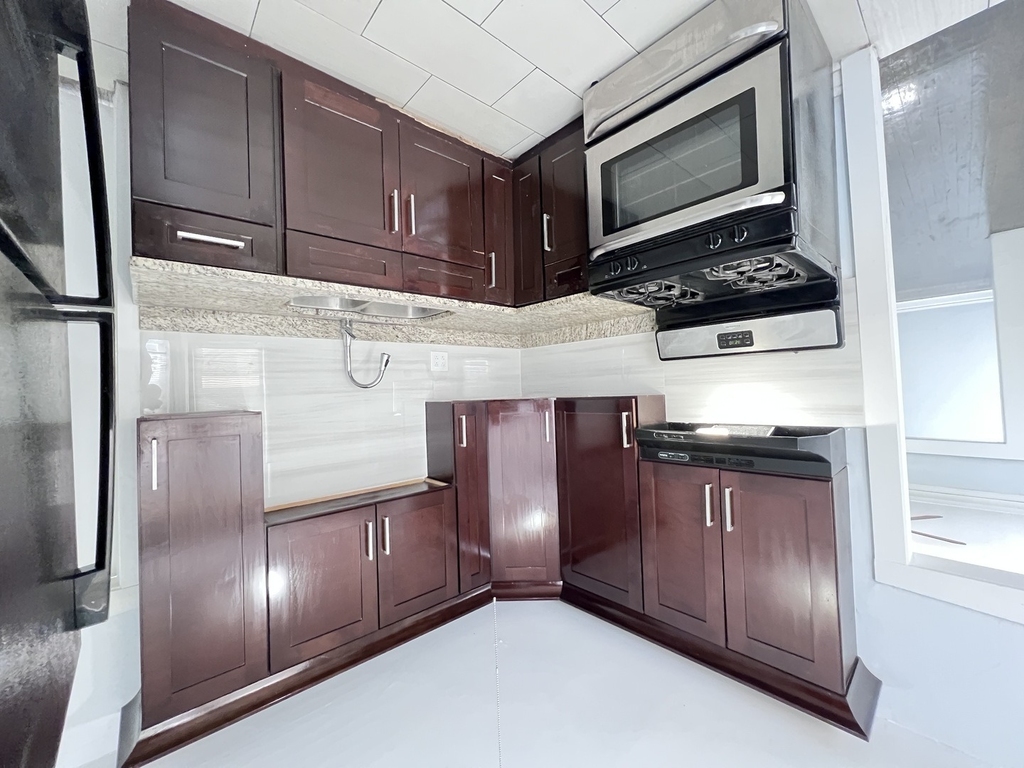 8856 S Lowe Avenue - Photo 9