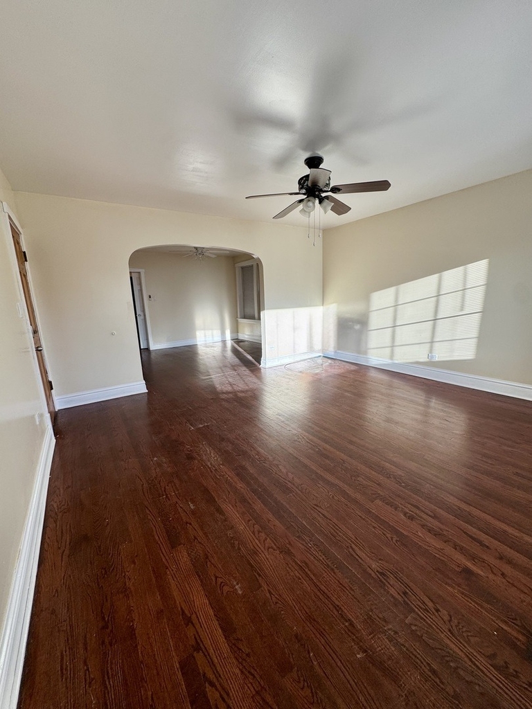 6143 S Major Avenue - Photo 2