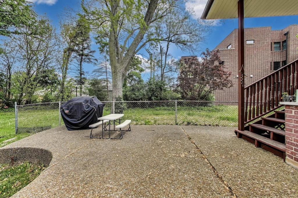 36 E Touhy Avenue - Photo 22
