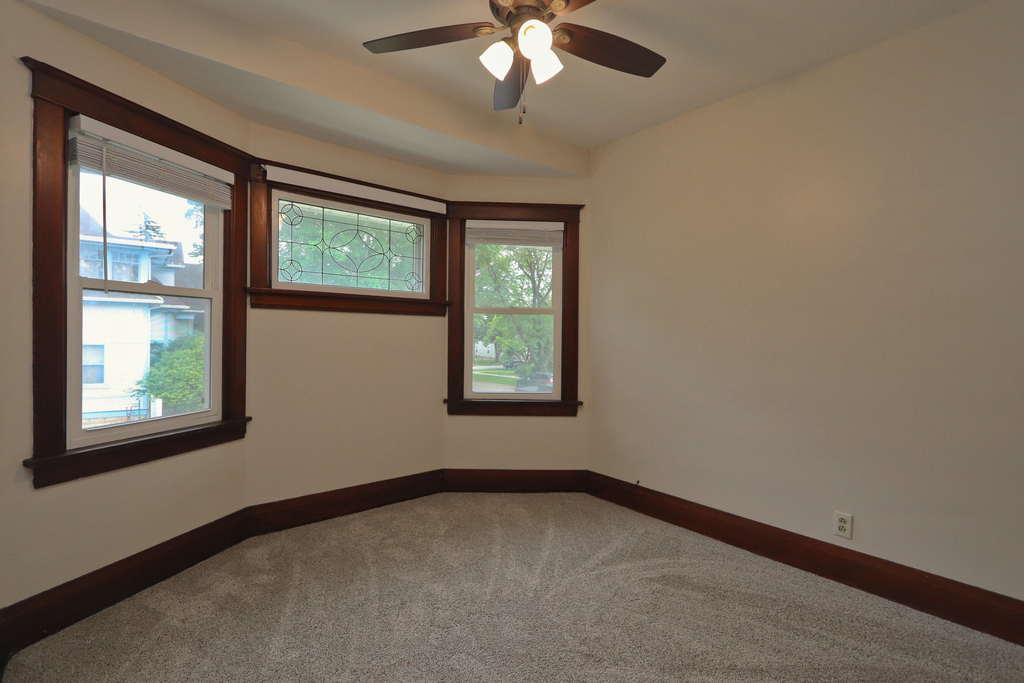 416 1/2 W Jackson Street - Photo 17