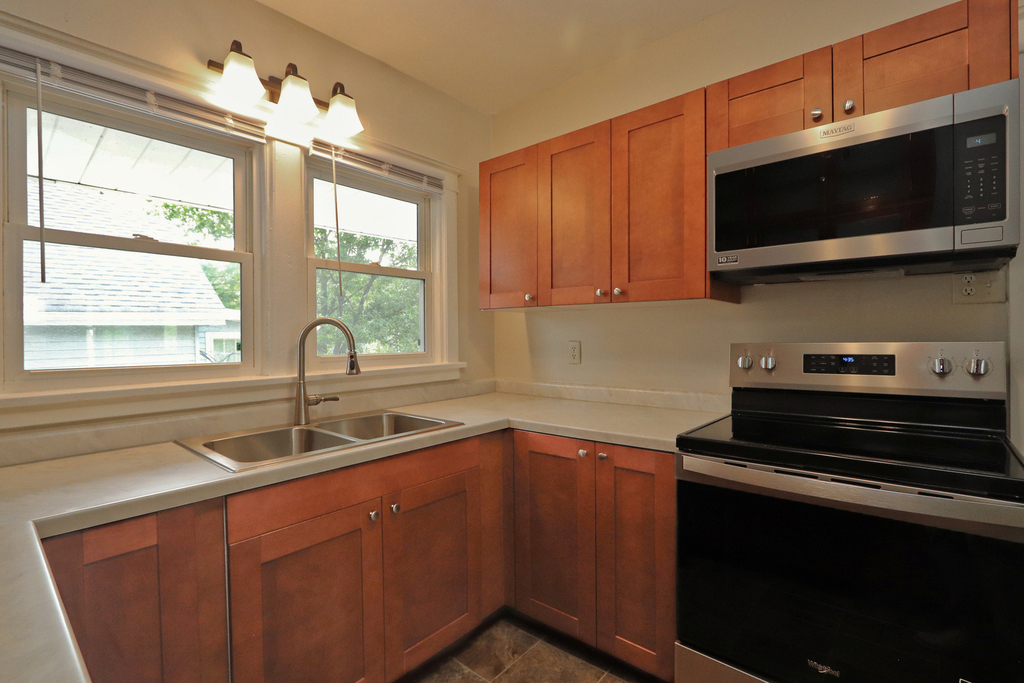 416 1/2 W Jackson Street - Photo 7