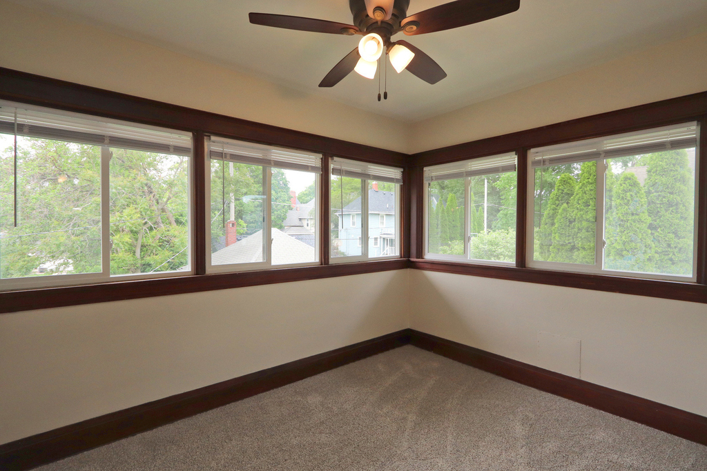 416 1/2 W Jackson Street - Photo 12