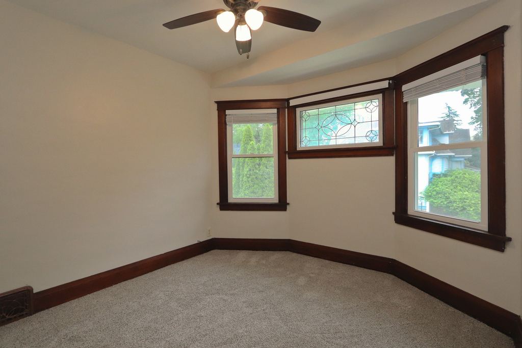 416 1/2 W Jackson Street - Photo 16