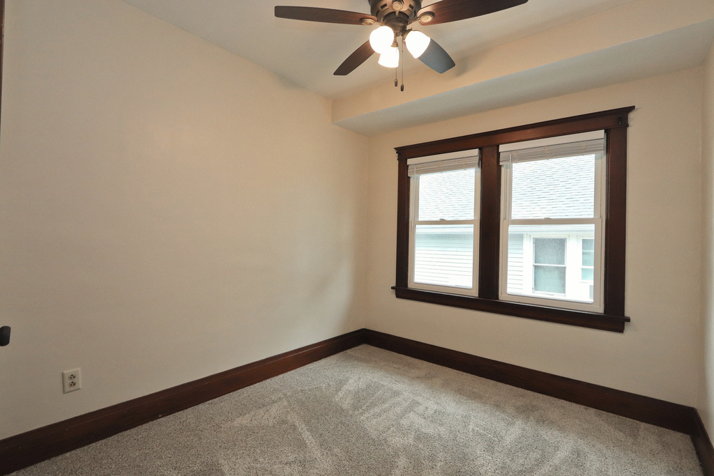 416 1/2 W Jackson Street - Photo 19