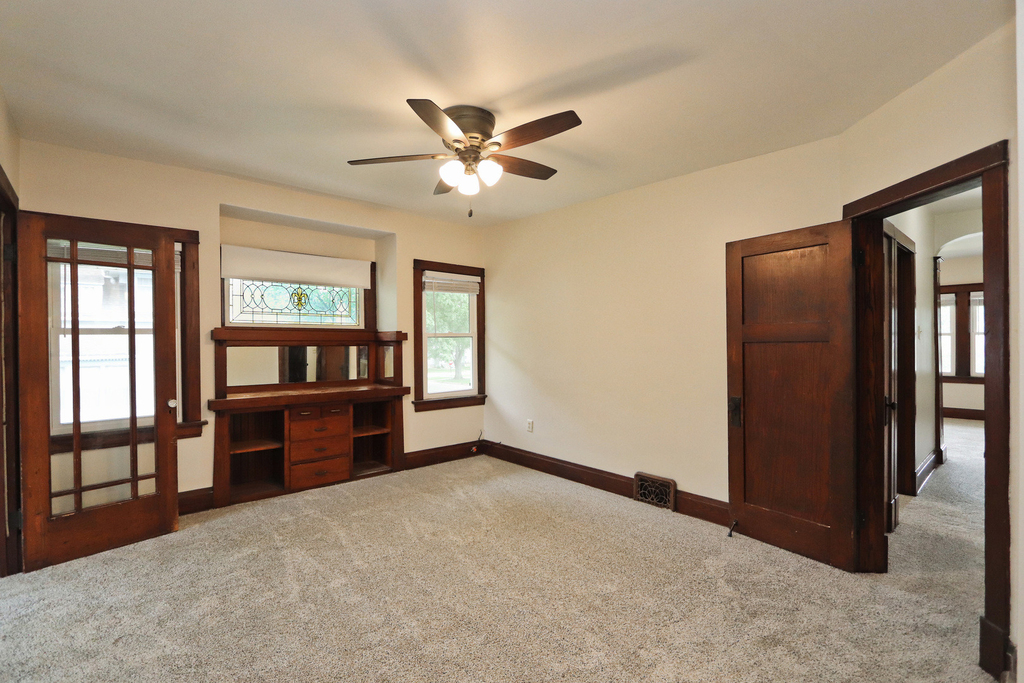 416 1/2 W Jackson Street - Photo 9