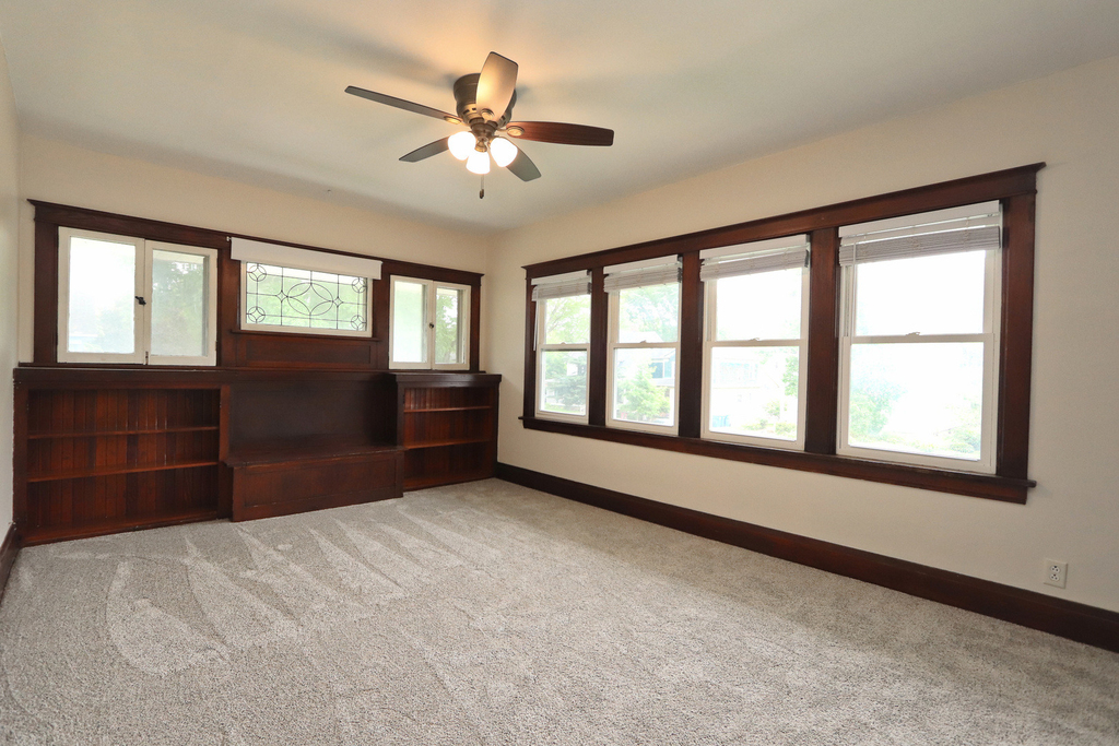 416 1/2 W Jackson Street - Photo 5
