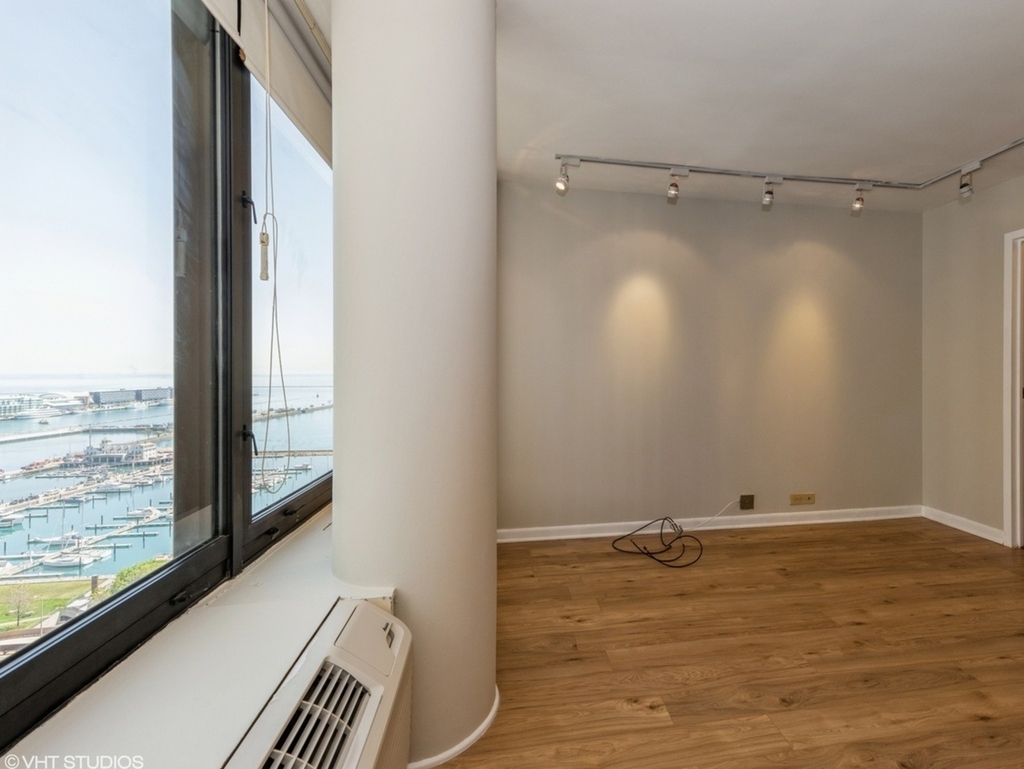 155 N Harbor Drive - Photo 4