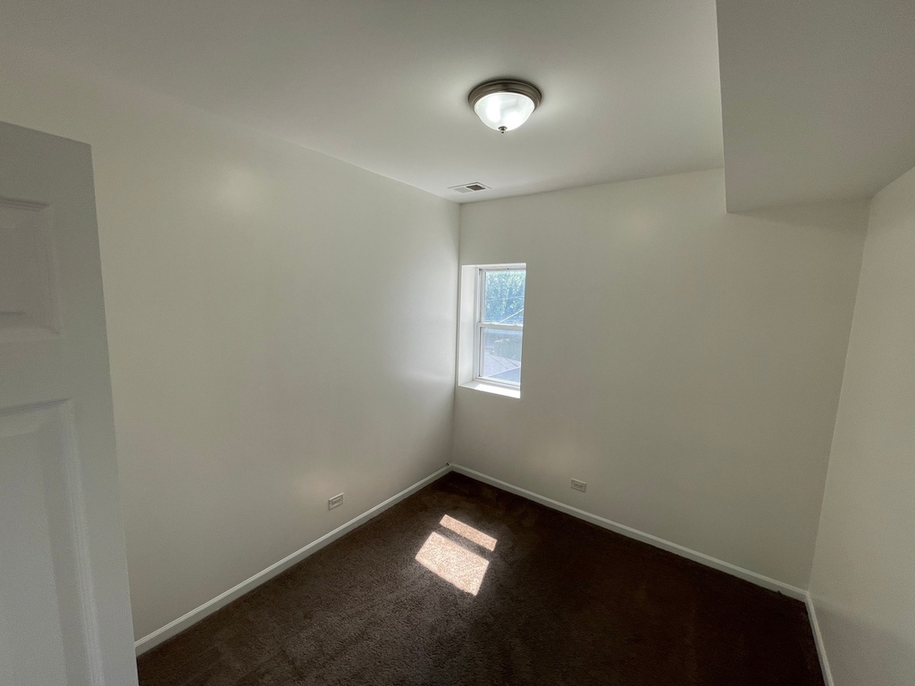 649 E Marquette Road - Photo 3