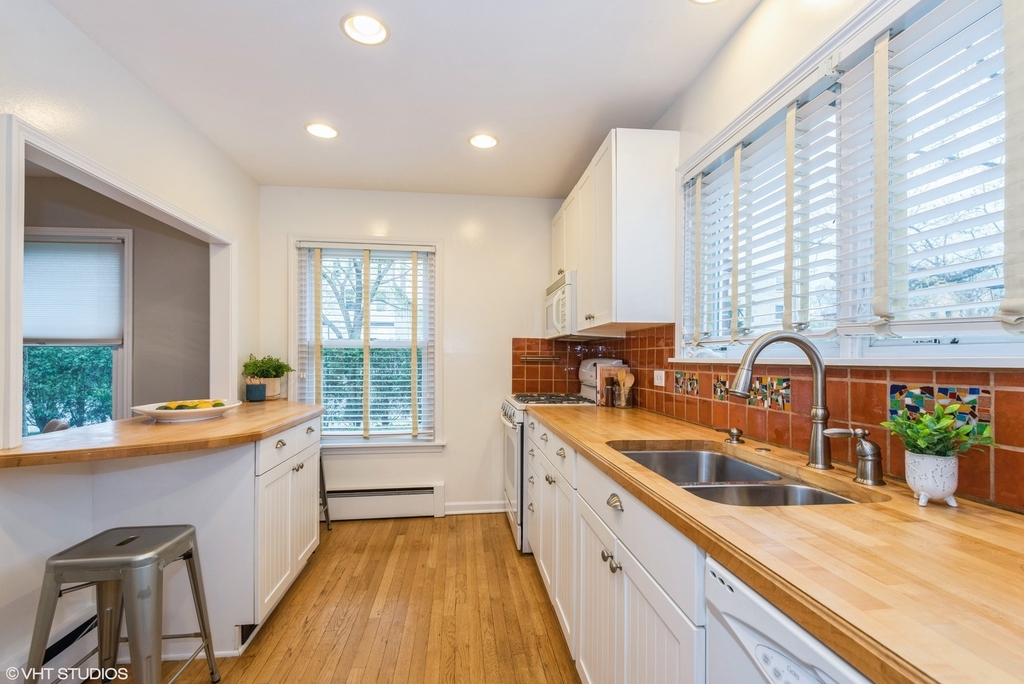 610 Ridge Road - Photo 3