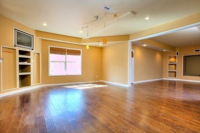 1624 Longmont Drive - Photo 2