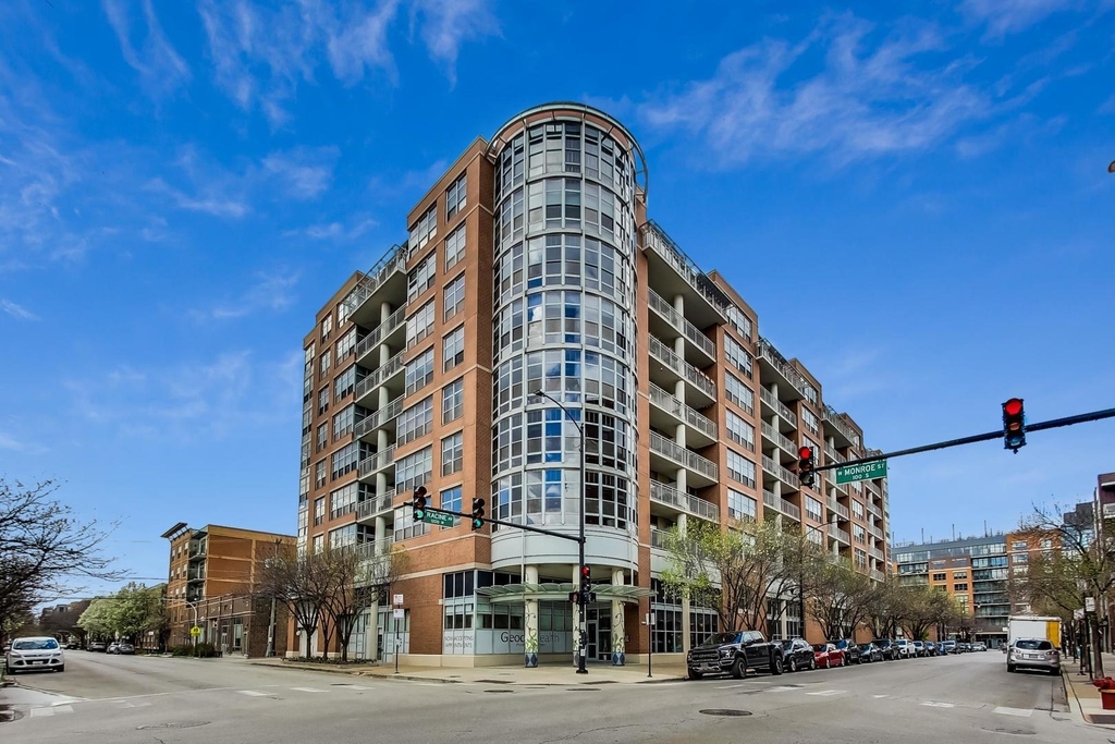 1200 W Monroe Street - Photo 0