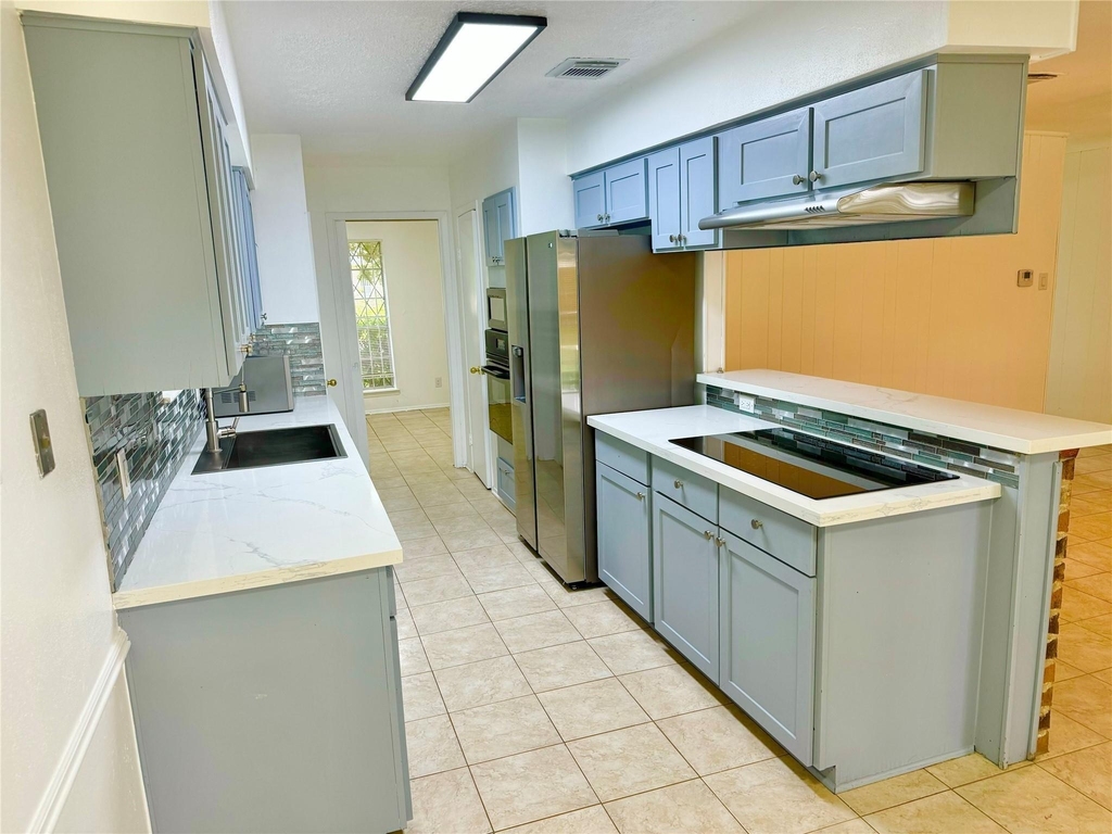 7015 Pyron Way - Photo 8
