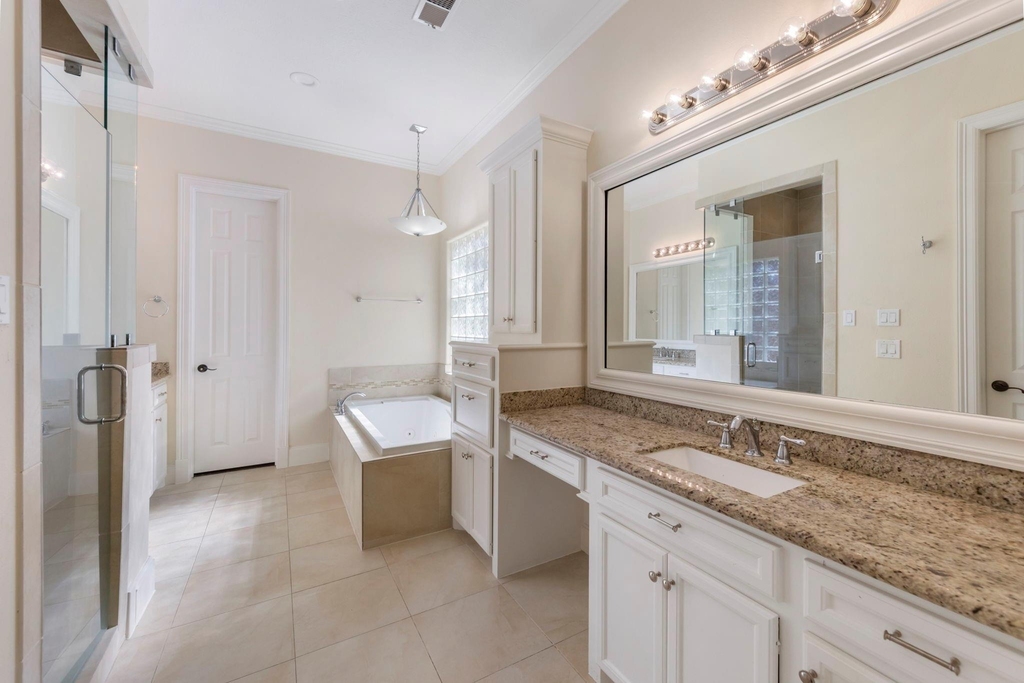 90 W Horizon Ridge Place - Photo 8