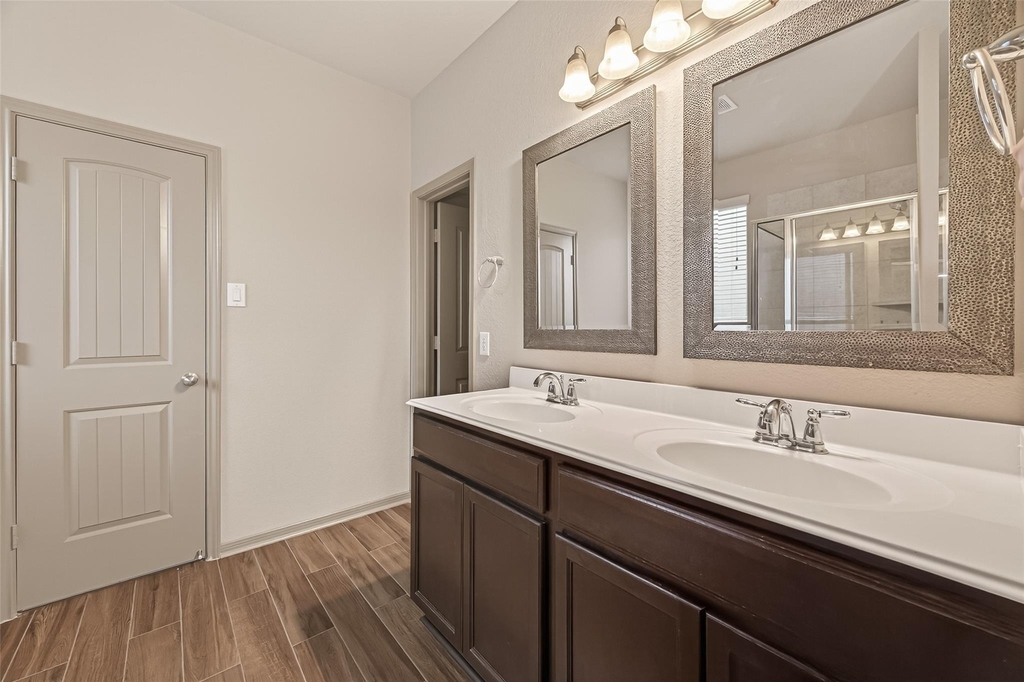 2510 Shady Falls Lane - Photo 32