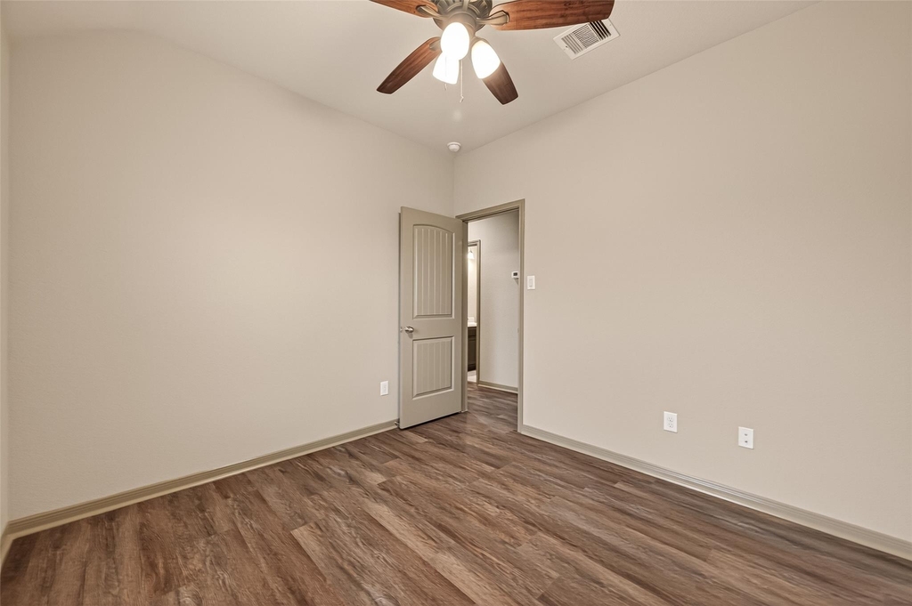 2510 Shady Falls Lane - Photo 19