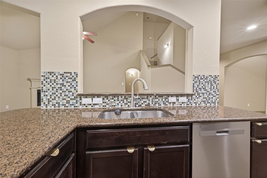 2510 Shady Falls Lane - Photo 15